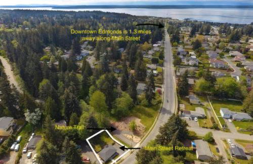 Spacious Main Street Retreat for families and large groups - Photo 31