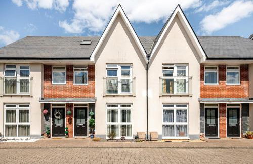 Quayside Home with Seperate Bar and optional access to Beach Hut - Foto 1