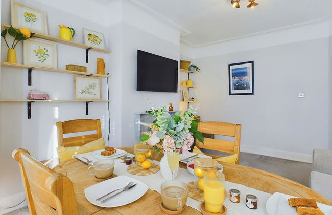 Seaside Haven Retreat in Southend - Photo 1