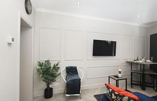 Rayan Heights Cosy 1 bedroom flat sleeps 2 perfect for contractors tourists families - Free parking - Foto 39