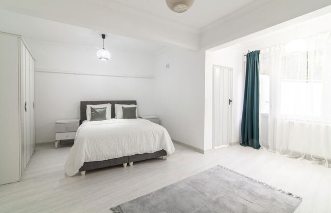 Sleek House With a Lovely Terrace in Besiktas - Foto 14