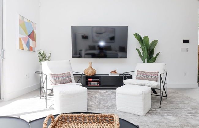 The Modernista 2 - Large Townhome With Pool - Foto 6