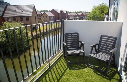 Bridge Court by Sterling Edge Apartments - Luxury Aparthotel - Stylish 1-bed Apartments - Balcony with Canal View or Private Garden - Free Parking - Foto 66