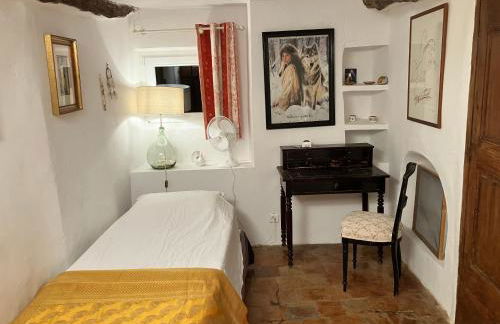 Le Baguier, maison de caractère dans hameau typique provençal - Foto 7