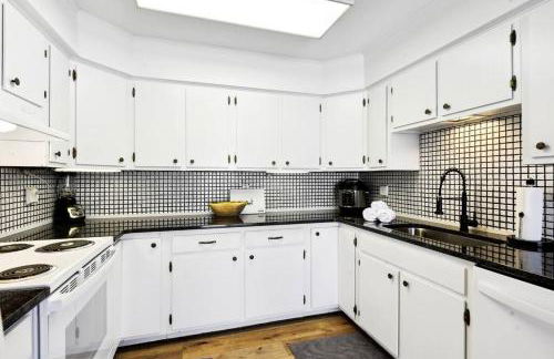 Lake Cabin; Renovated, Flat Lot, Dock, Sandy Beach, Many Games and Lake Toys! - Foto 57