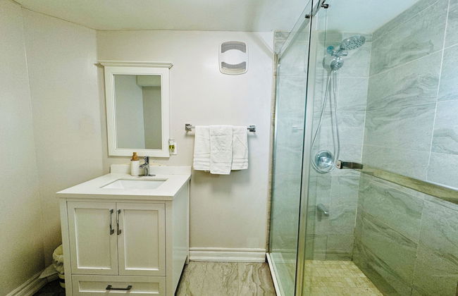 Cozy 2BR Retreat - Comfort & Convenience - Photo 19