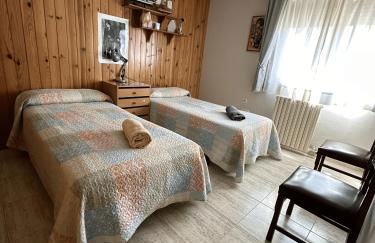 Amplio y Comodo Chalet en Zaragoza con pistas de tenis - Foto 19