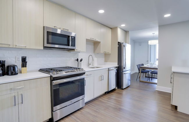 Walkable DC View Apartments - Photo 48