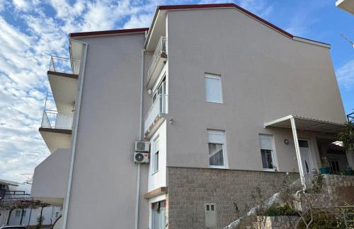 Apartments with parking space Zivogosce - Blato, Makarska - 22253 - Foto 1