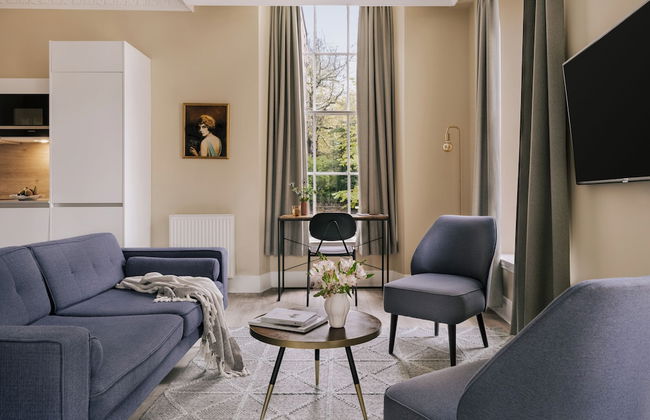 Royal Garden Apartments New Town - Photo 26