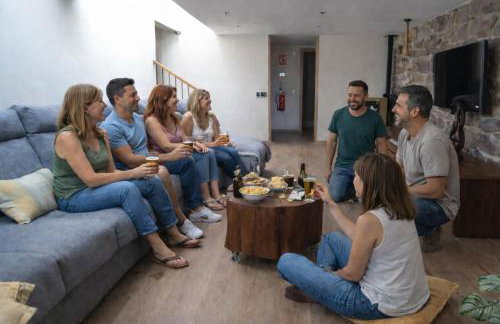 VIVIENDA RURAL PEROTXENEA LANDETXEA - una casa rural con jardín y barbacoa ideal para grupos y familias que quieren descubrir y disfrutar el norte de Navarra - Foto 6