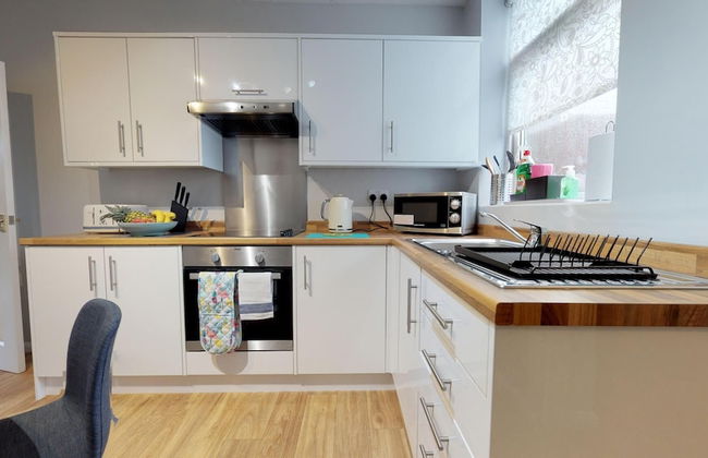 Stayzo 2BR House Accommodation in Peterborough - Foto 24