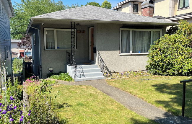 Romantic Getaway Near the Heart of Vancouver - Foto 1