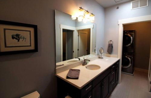 Luxury On the River, Downtown River Balcony STR513 - Photo 10