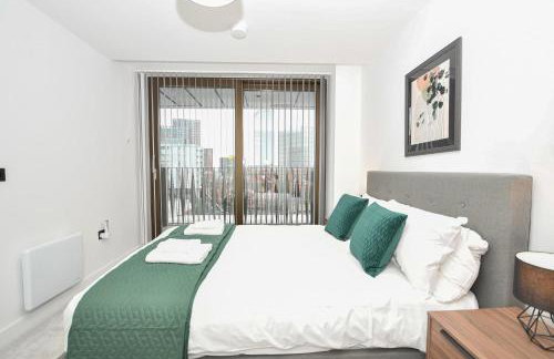 Contemporary Flat in Central Manchester w Balcony - Photo 3