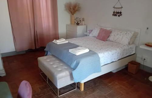 Private Stone Cottage with Starlink & Lake View - Foto 23