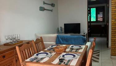 Entre Três Praias - Enseada 200m, Perequê Mirim 200m, Sta Rita 300m, Com Ar Condicionado e Churrasqueira - Foto 1