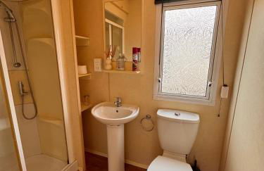3 Bed Caravan - Sleeps 8 - Pet Friendly, Parking - Foto 57