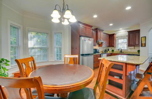 High Point Vacation Rental with Private Deck! - Photo 7