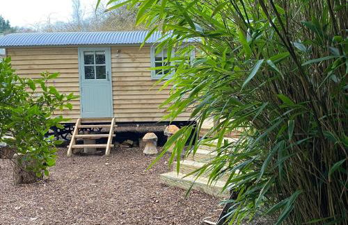 Chez Maurice Luxury Shepherds Hut with Bath and Hot Tub - Foto 1