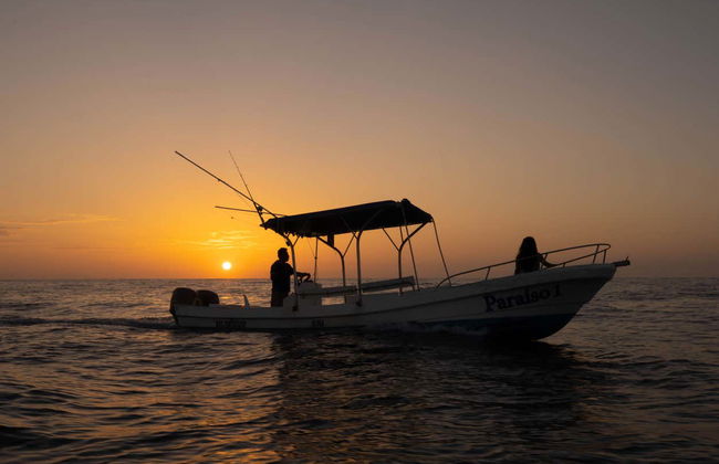 Barco por la bahía de Santa Cruz al amanecer - Foto 9