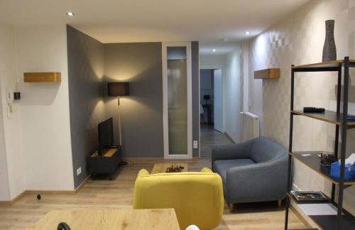 joli 2 pièces avec cour privée - Foto 6