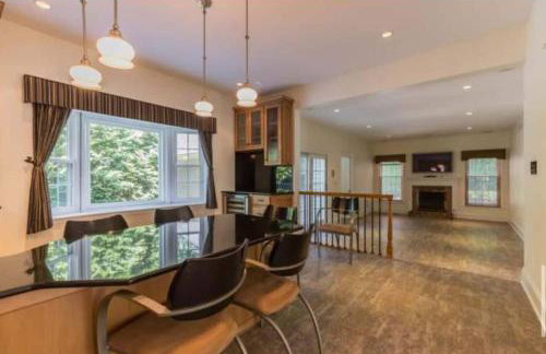 5 Bedrooms Indoor Pool Huge Yard - Foto 2