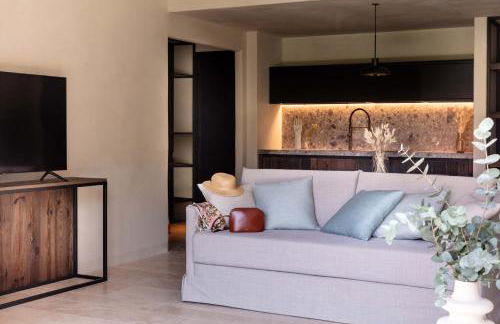 Laqua by the lake - Photo 11