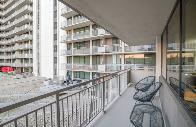 Modern Apt Near Airport & Metro - Photo 33