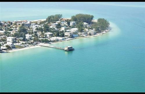 AMI/Holmes Beach - 3/2 Home - Private Heated Pool and Yard - walk to beach - Photo 30