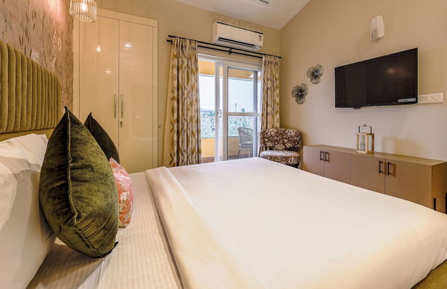 Alaya Stays Veera Serina 3 BHK with Pool - Foto 7