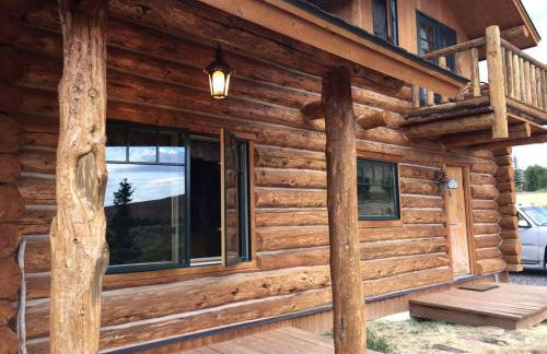 Rustic Riverside Cabin with Hot Tub in Dubois, Wyoming - Foto 8