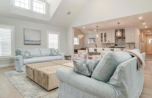 2 Mi to Public Beach! Cape Cod Gem with Fire Pit - Foto 6