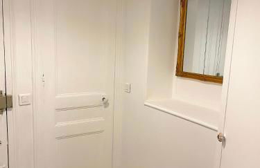 Real Parisian apartment with 2 bedrooms and AC - Foto 16