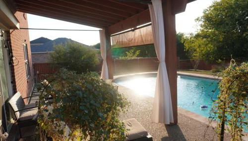 Peaceful Family Retreat Near AT&T Stadium, Texas Rangers, Six Flags, Epic Waters Indoor Waterpark, DFW Airport & More! - Foto 3