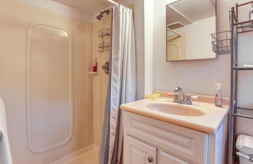 2 Mi to NYC Train WFH-Friendly Greenwich Apt! - Foto 20