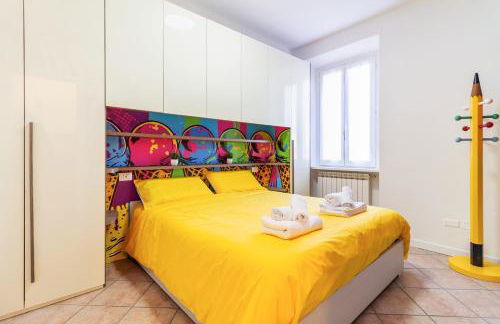 Black & White or Pop Art - Design Apartments with Parking & WiFi - Photo 52