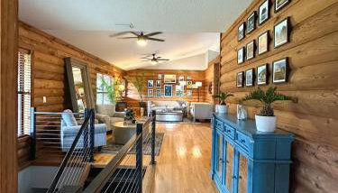 Enchanted Log Cabin Retreat Near Bradenton and St Pete - Foto 3