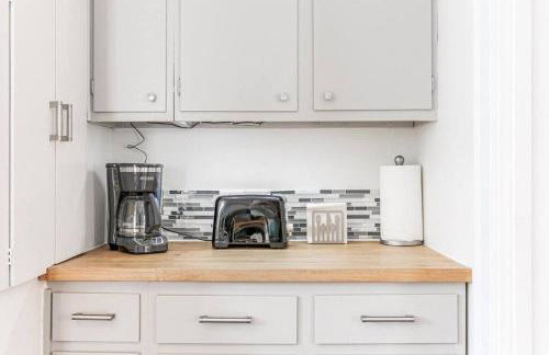 Stylish 3br Cozy Home 10min Drive from ND! - Foto 78