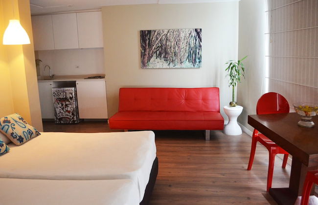 Hotel Living 55 - Photo 30