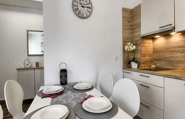 Apartments Victoria - Photo 10