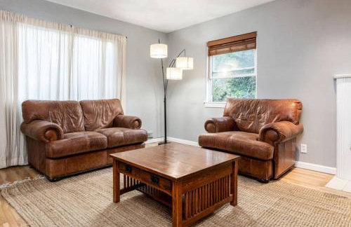 Millcreek Home, Quick Access to Canyons and Skiing - Foto 17