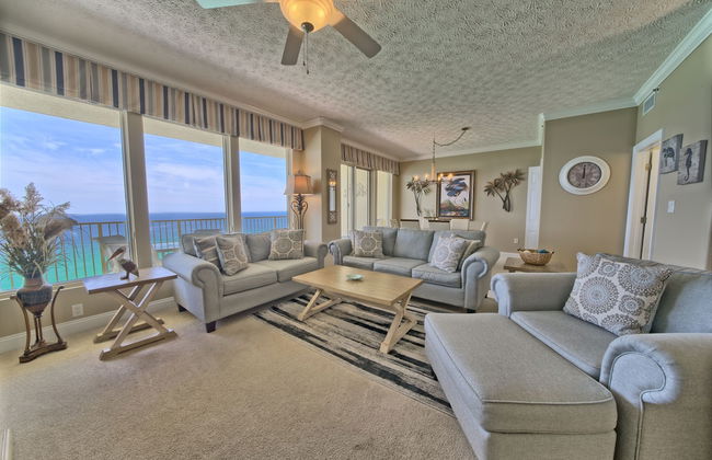 Relaxing Beachfront Condo with Beach Access - Unit 1603 by RedAwning - Foto 1