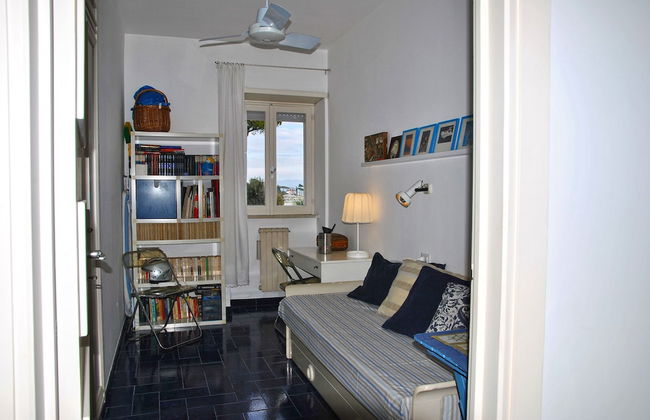 Edy sea View Holiday Apartment - Photo 4