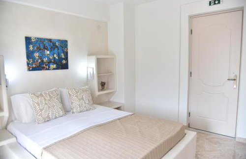 KyMa Studios and Suites - Photo 20