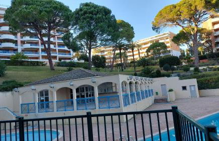 Charmant Appartement résidentiel avec Terrasse, Jardin Privatif et Piscine à Cannes - Foto 9