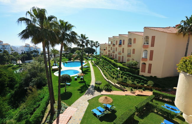 Ramada Hotel & Suites by Wyndham Costa del Sol - Photo 4