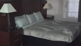 King Bed Hotel Room 118 - Foto 2