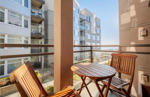 Waterfront Spacious 1BR, Den Walk to Pike Place - Photo 32