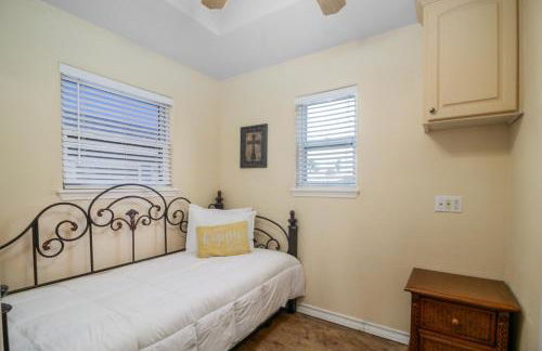 See Dolphins From Your Private Deck with This Beautiful Property! - Foto 8